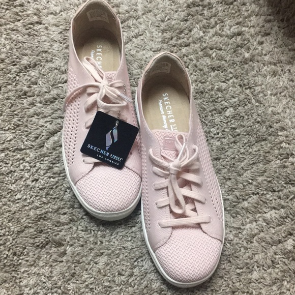 Skechers Shoes - Adorable comfortable Skechers Street shoes Skechers Shoes - Adorable comfortable Skechers Street shoes